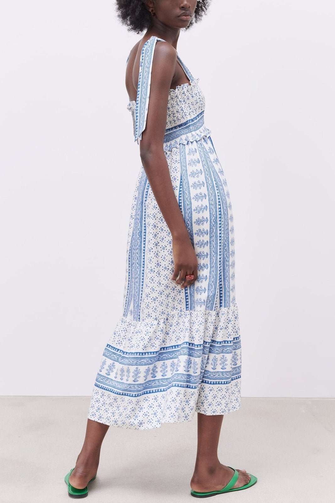 Gracefully Styled Dress for Any Occasion