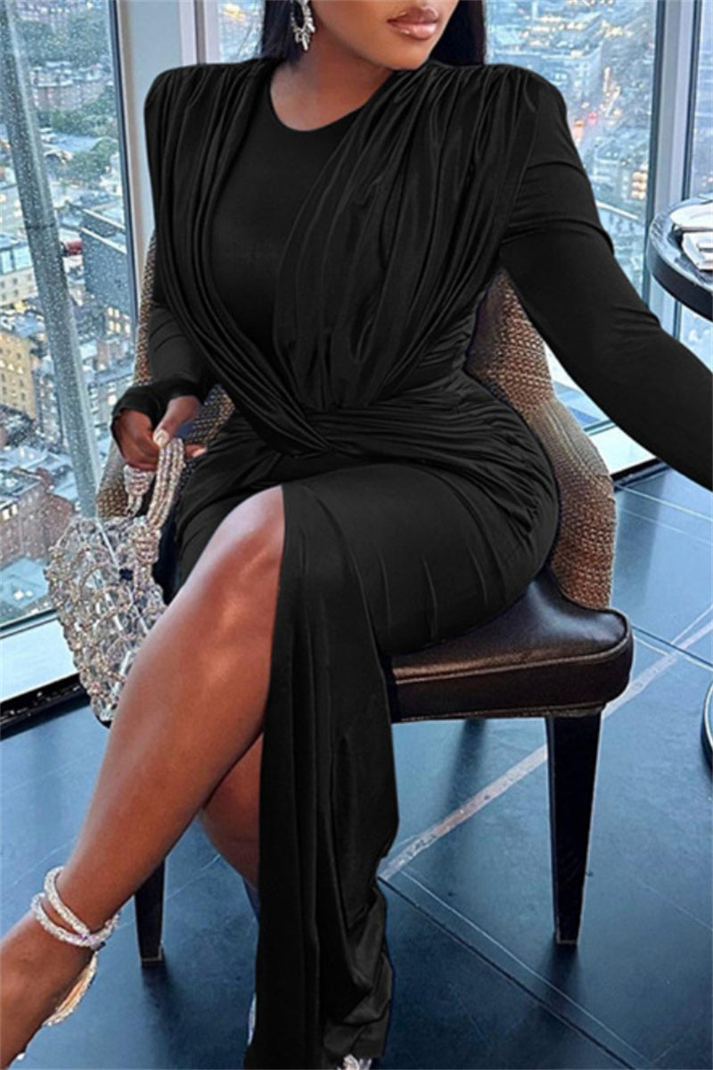 Well Tailored Dress with a Graceful Silhouette