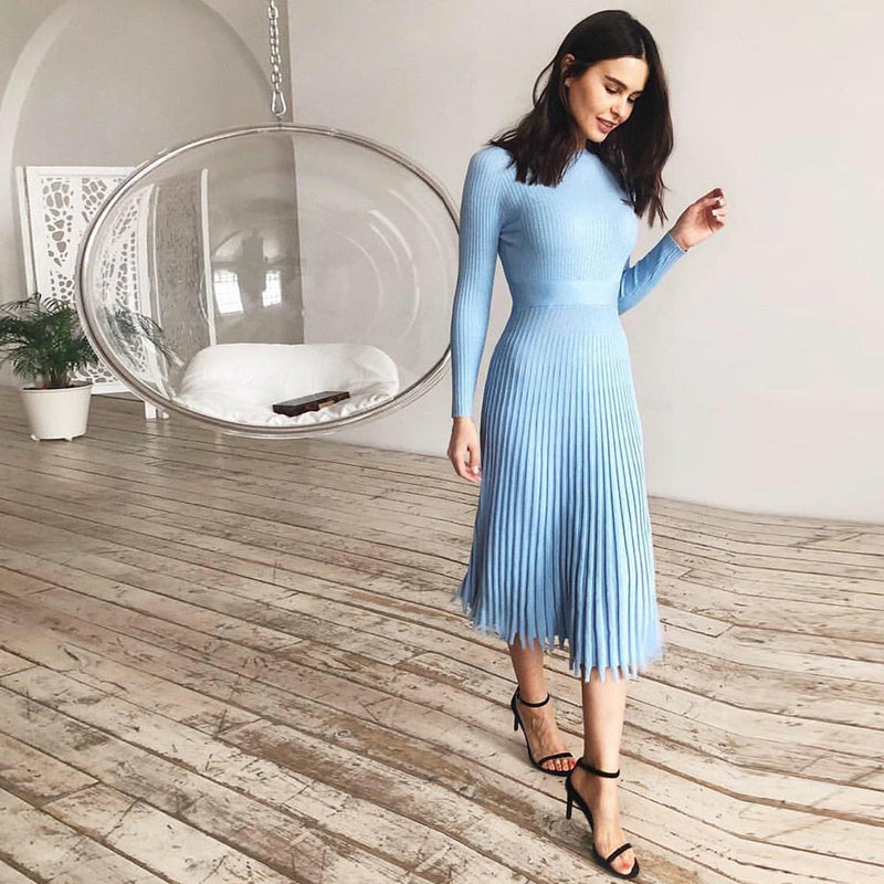 Classic Vintage Dress with a Flattering Fit