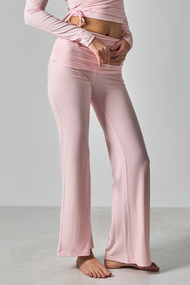 Sophisticated Pants with a Clean Classic Look