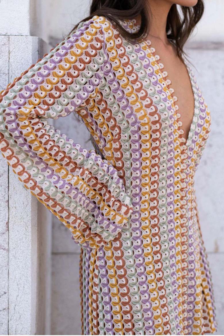 Classic Vintage Dress with a Flattering Fit