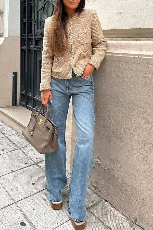 Effortlessly Elegant Jacket with a Timeless Design