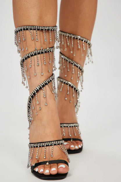Well Tailored Heels with a Graceful Silhouette