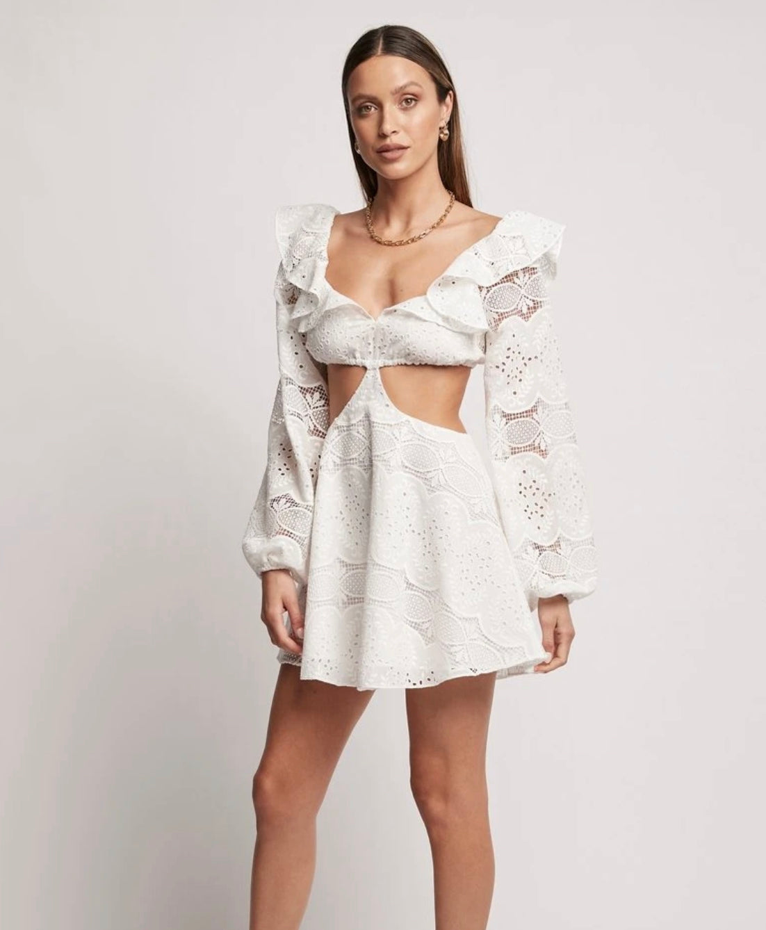 Beautifully Finished Dress in a Timeless Design
