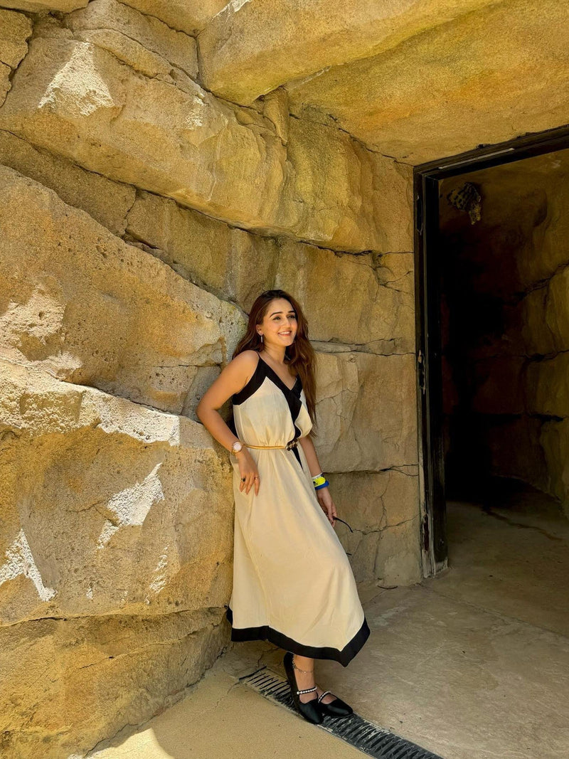 Beautifully Crafted Dress in a Classic Style