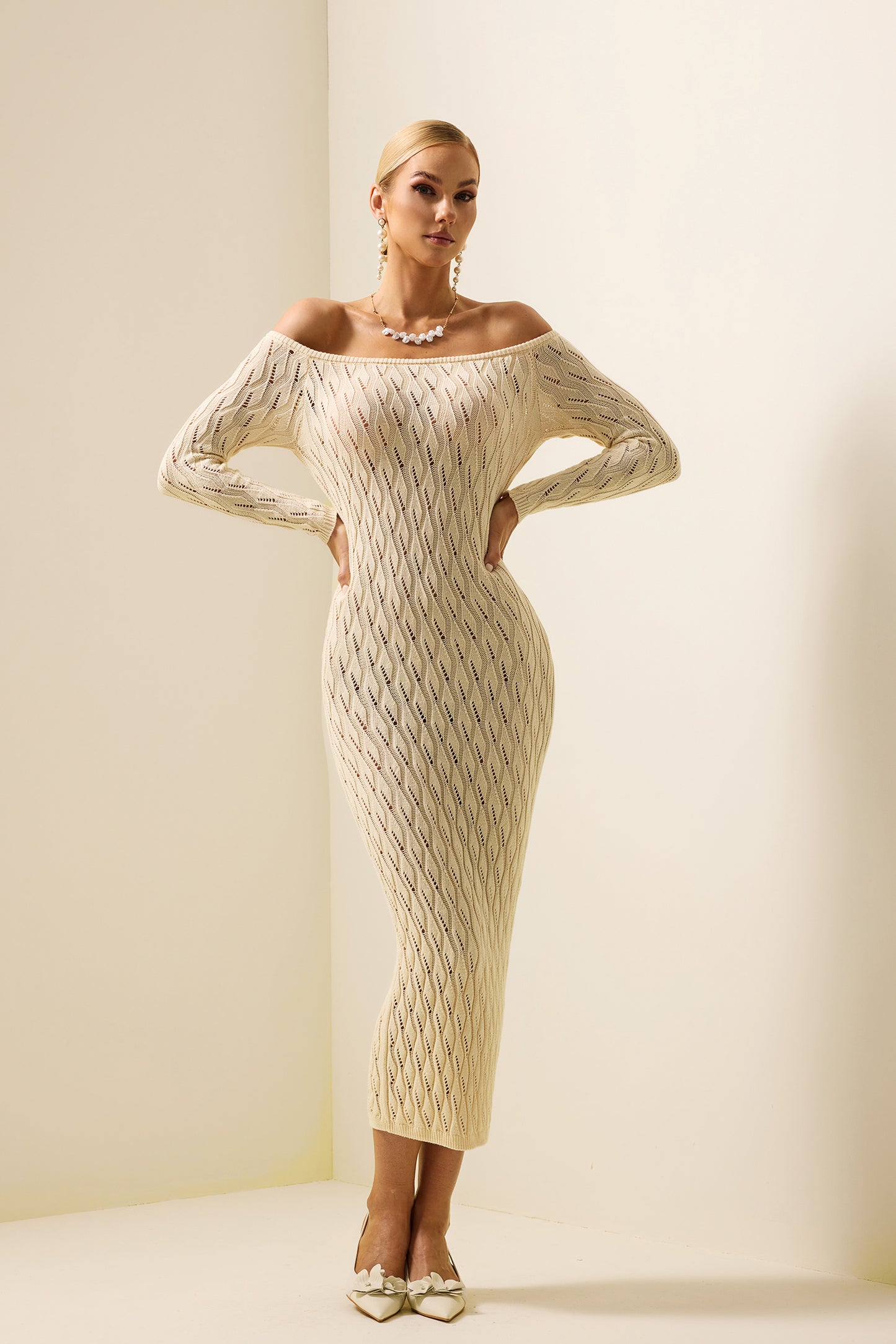 Beautifully Finished Dress in a Timeless Design
