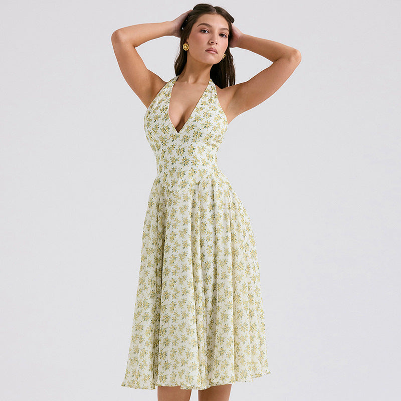 Effortlessly Elegant Dress with a Timeless Design