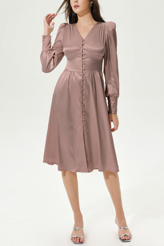 Well Tailored Dress with a Graceful Silhouette