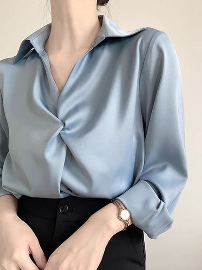Beautifully Crafted Blouse in a Classic Style