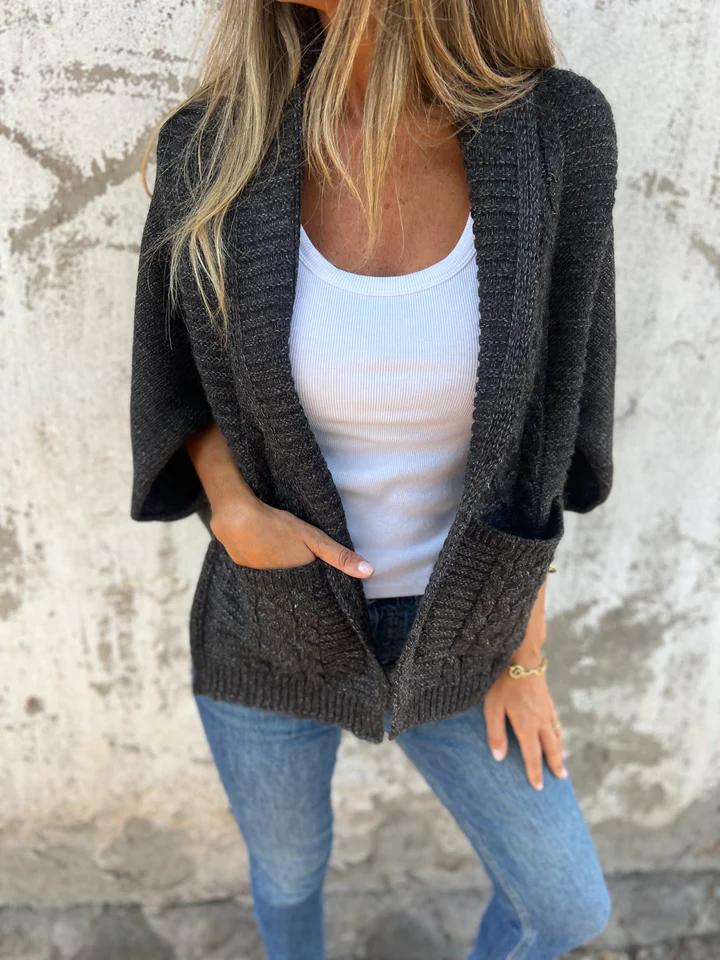 Effortlessly Elegant Cardigan with a Timeless Design