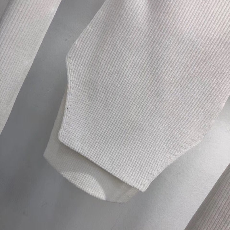 Well Tailored Top with a Graceful Silhouette