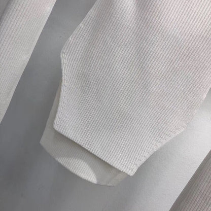 Well Tailored Top with a Graceful Silhouette