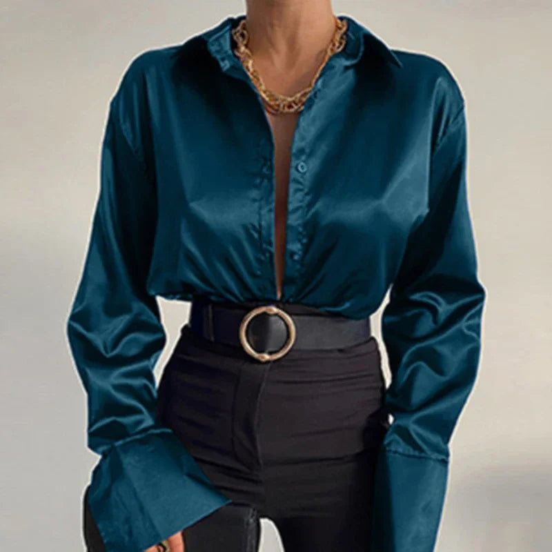 Beautifully Crafted Blouse in a Classic Style
