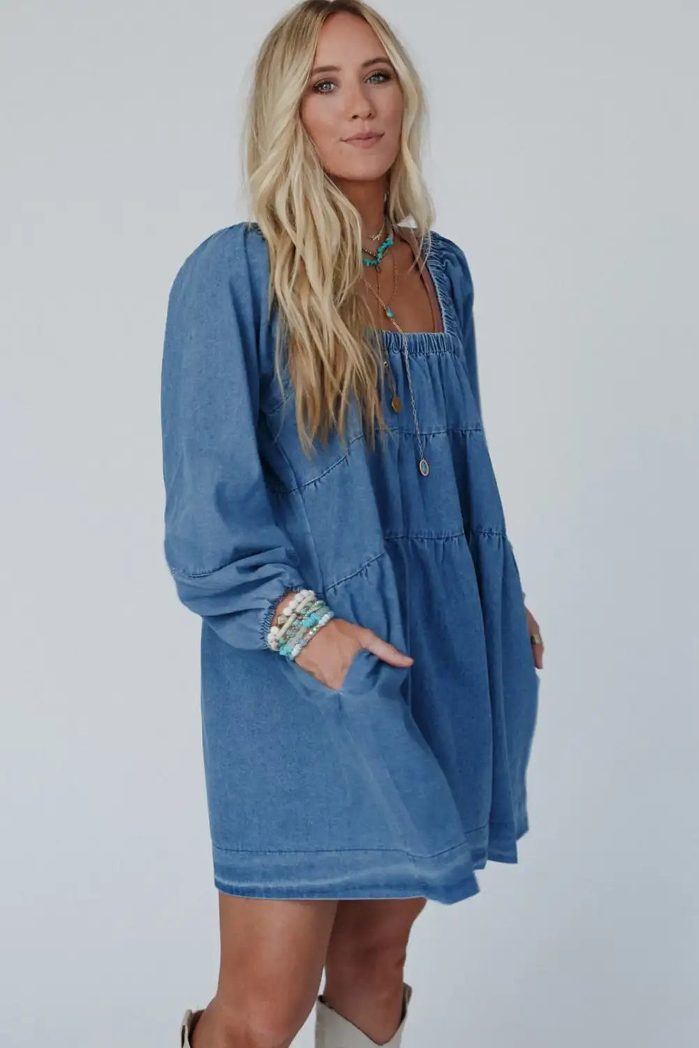 Sophisticated Dress with a Clean Classic Look