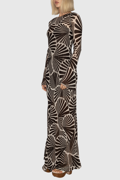 Effortlessly Elegant Dress with a Timeless Design