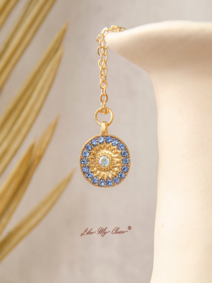 Effortlessly Elegant Garment with a Timeless Design
