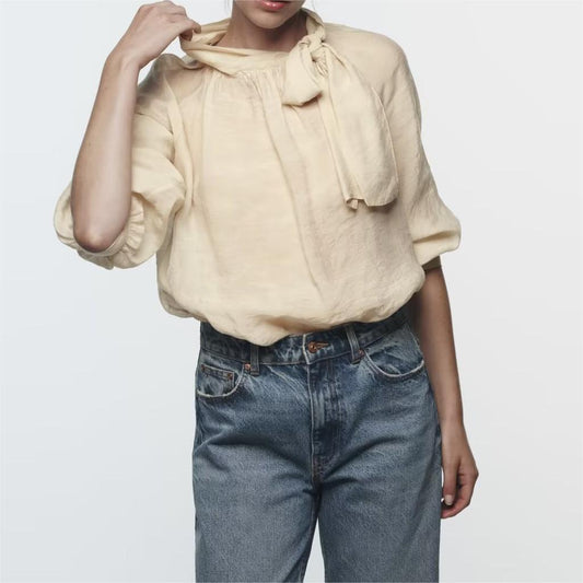 Beautifully Crafted Blouse in a Classic Style
