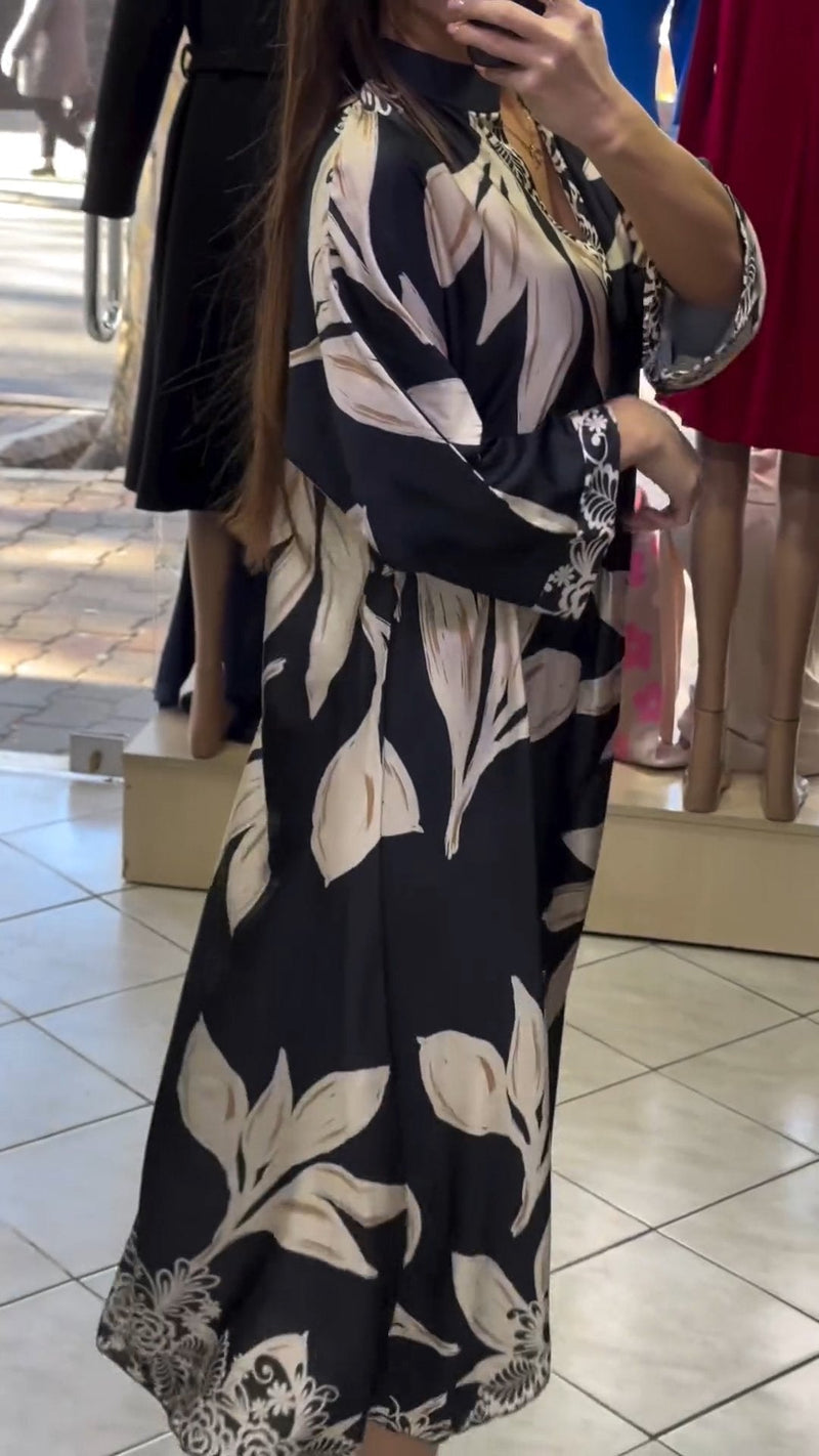 Classic Vintage Dress with a Flattering Fit