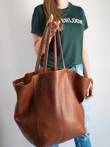 Polished Bag with an Effortless Classic Look