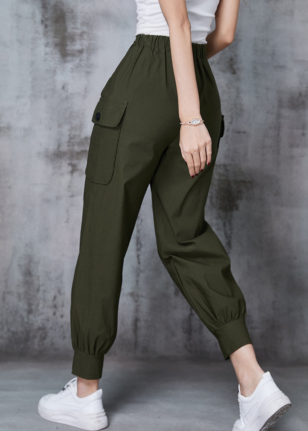 Classic Vintage Pants with a Flattering Fit
