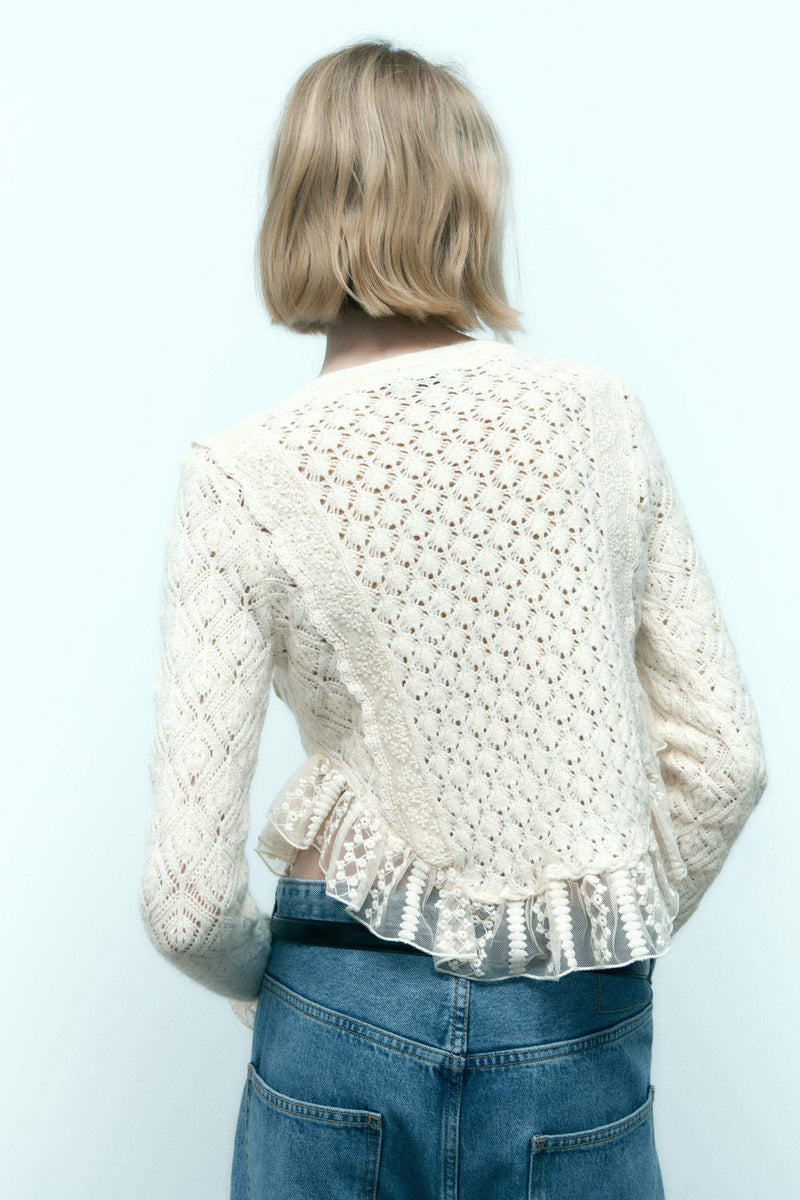 Effortlessly Elegant Cardigan with a Timeless Design