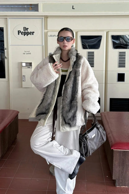 Effortlessly Elegant Coat with a Timeless Design