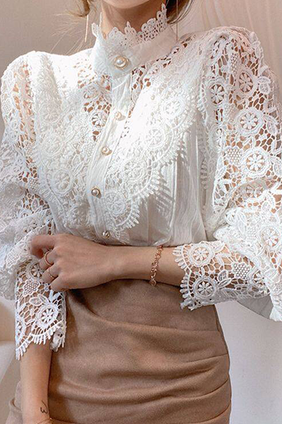 Well Tailored Blouse with a Graceful Silhouette