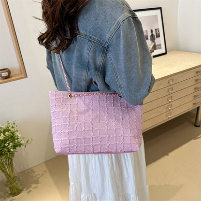 Beautifully Crafted Bag in a Classic Style