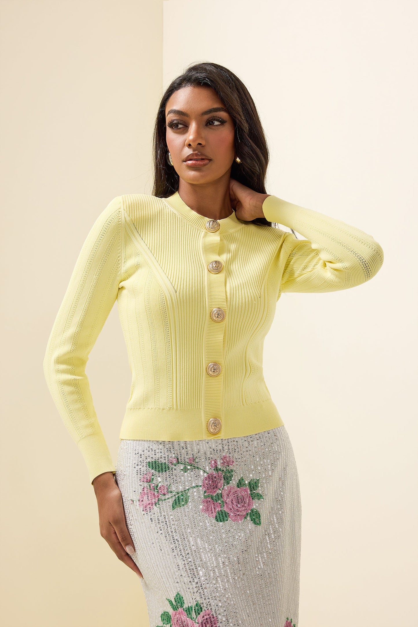 Effortlessly Elegant Top with a Timeless Design