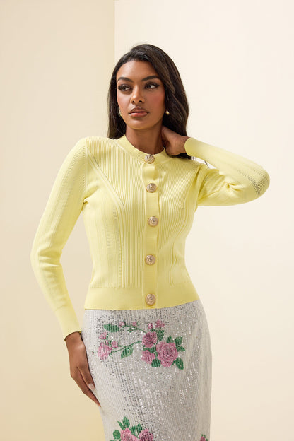 Effortlessly Elegant Top with a Timeless Design