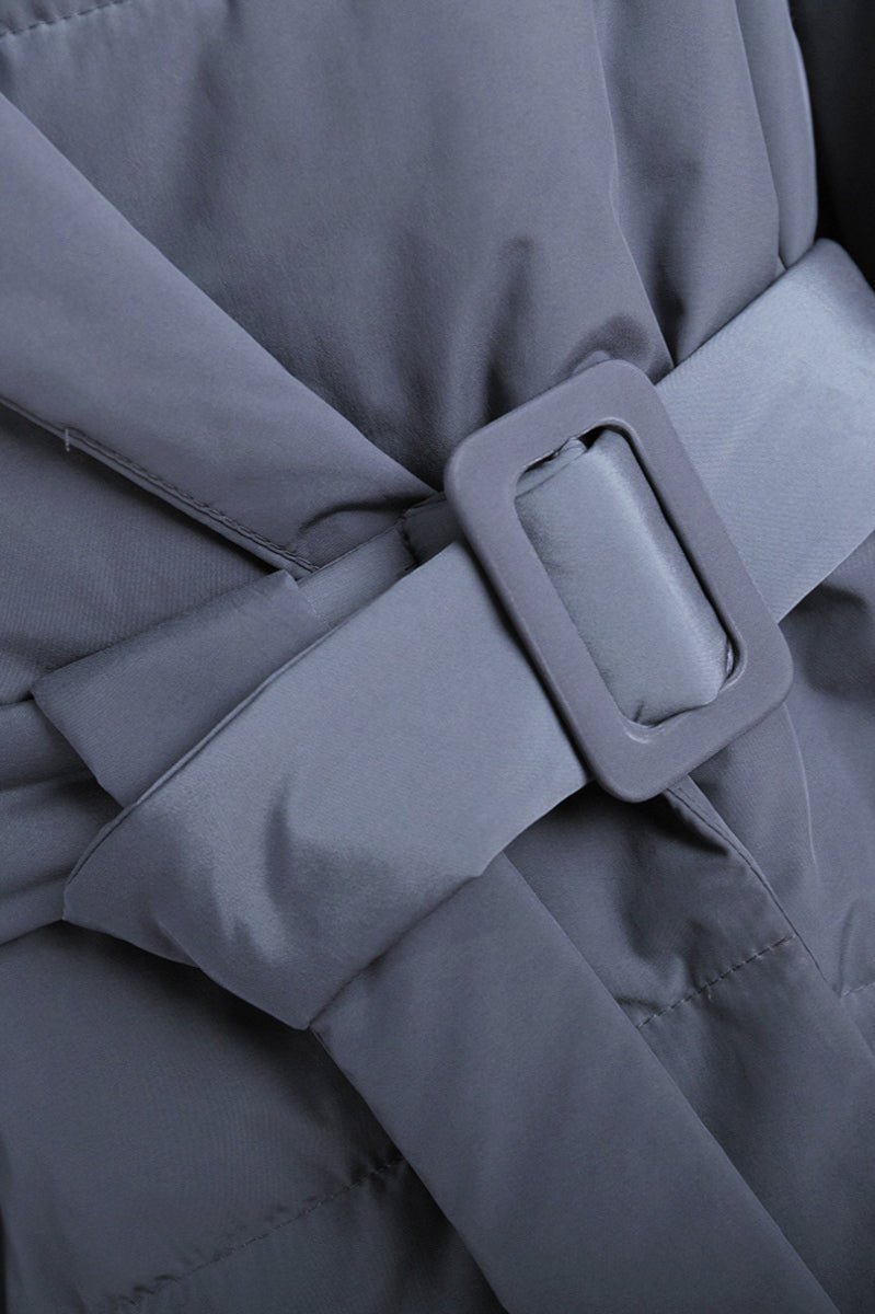 Well Tailored Coat with a Graceful Silhouette