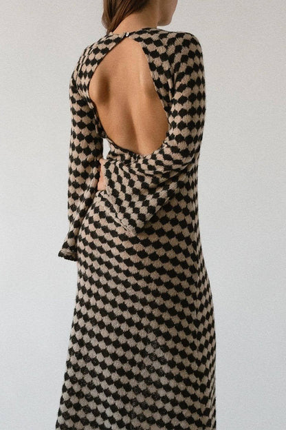 Effortlessly Elegant Dress with a Timeless Design
