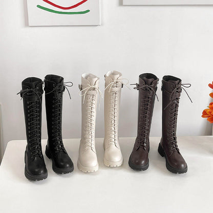 Effortlessly Elegant Boots with a Timeless Design