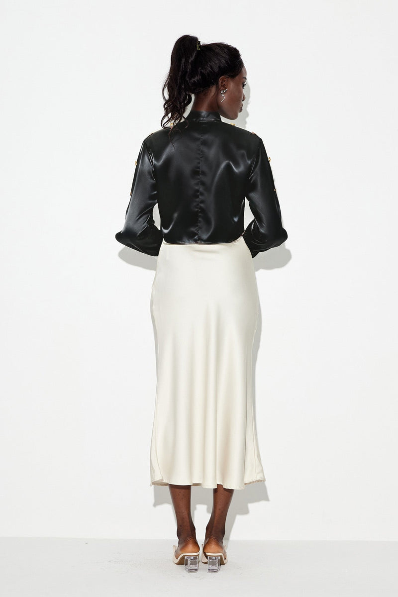 Effortlessly Elegant Shirt with a Timeless Design