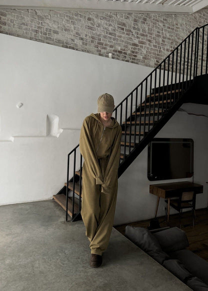 Effortlessly Elegant Pants with a Timeless Design