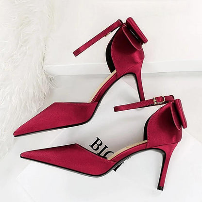A Vintage Style Heels with Delicate Timeless Details