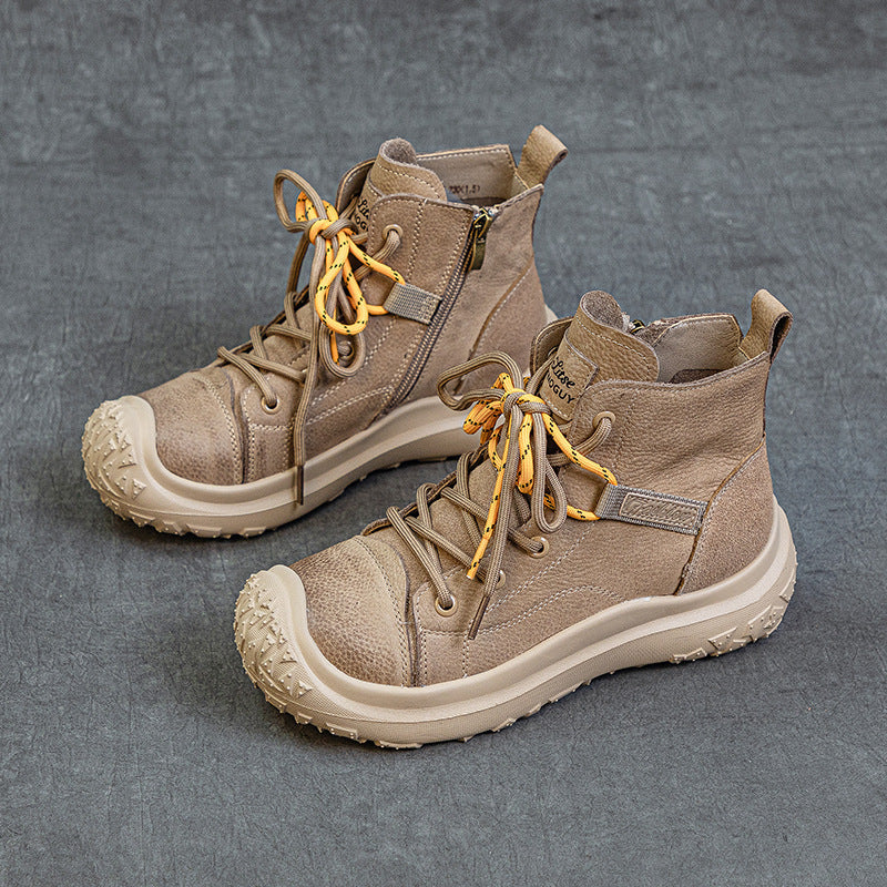 Effortlessly Elegant Boots with a Timeless Design