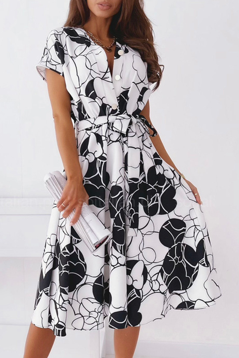 Classic Vintage Dress with a Flattering Fit