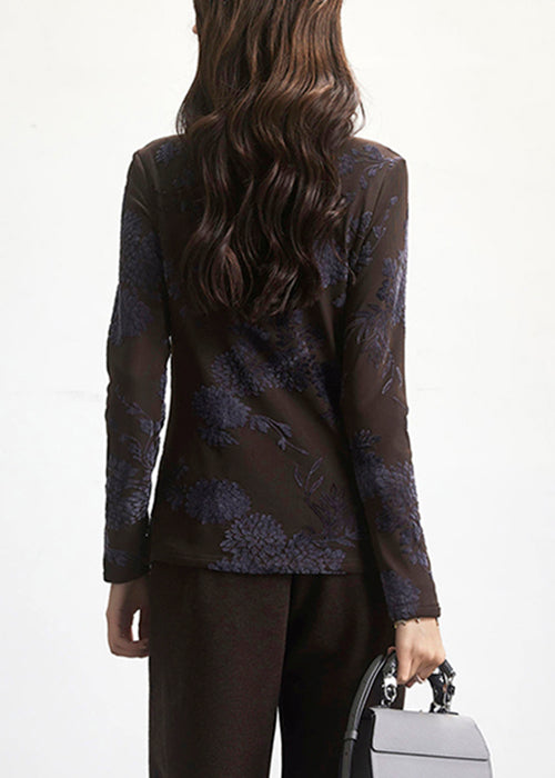 Classic Vintage Blouse with a Flattering Fit