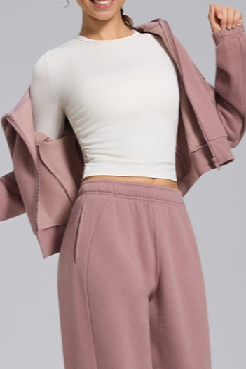 Well Tailored Top with a Graceful Silhouette