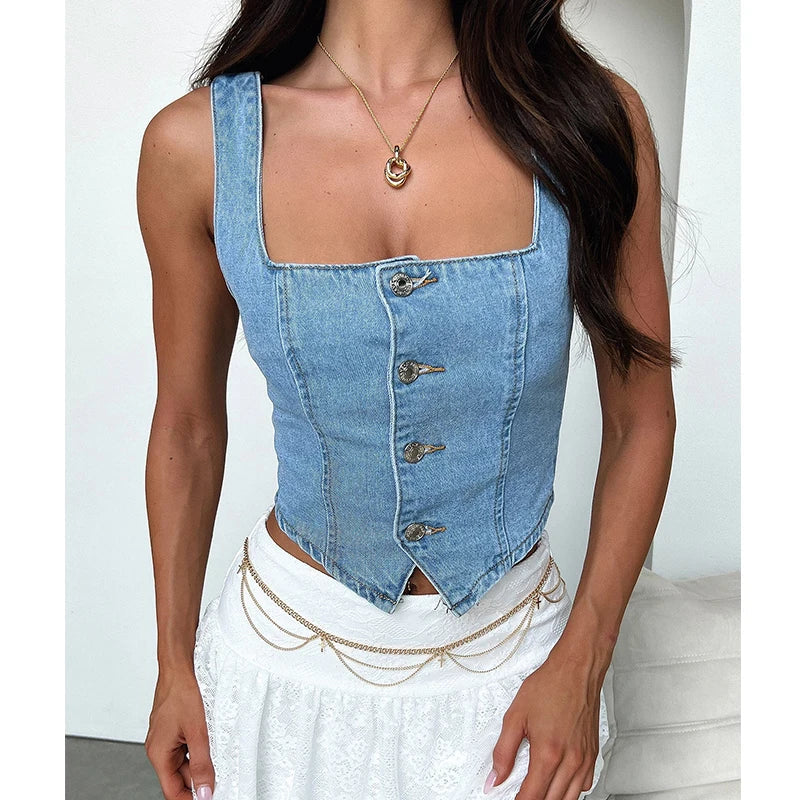 Well Tailored Top with a Graceful Silhouette