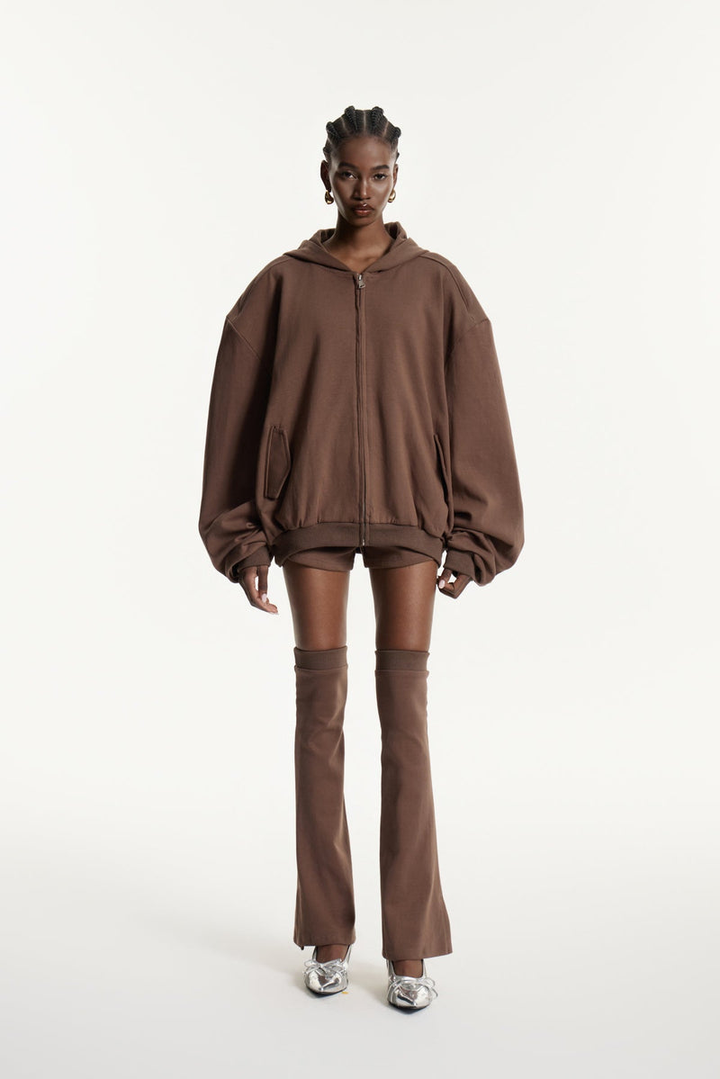 Well Tailored Pants with a Graceful Silhouette