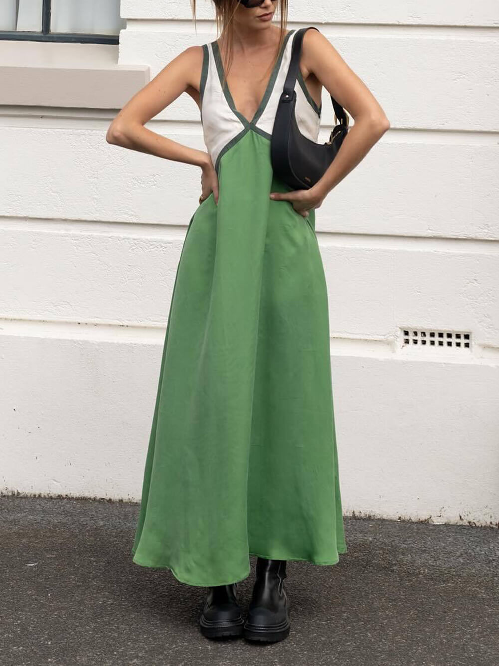 Effortlessly Elegant Dress with a Timeless Design