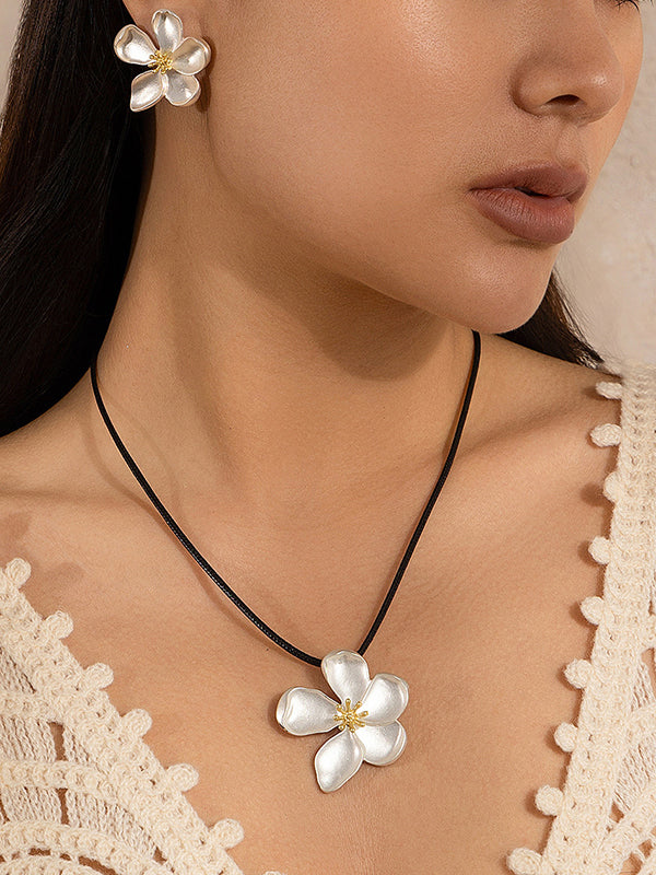 Classic Vintage & Enduringly Stylish Garment