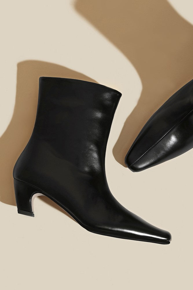 Elegantly Styled Boots for Everyday Wear