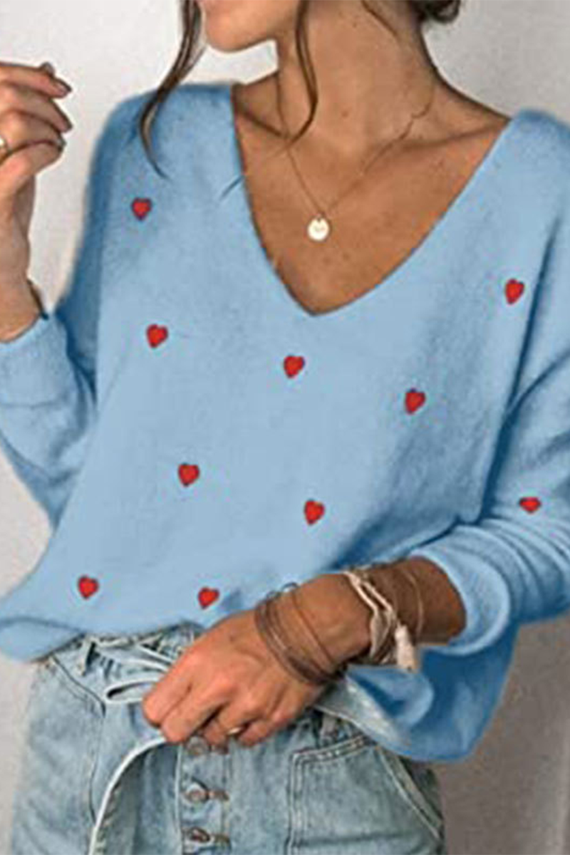 Effortlessly Elegant Sweater with a Timeless Design