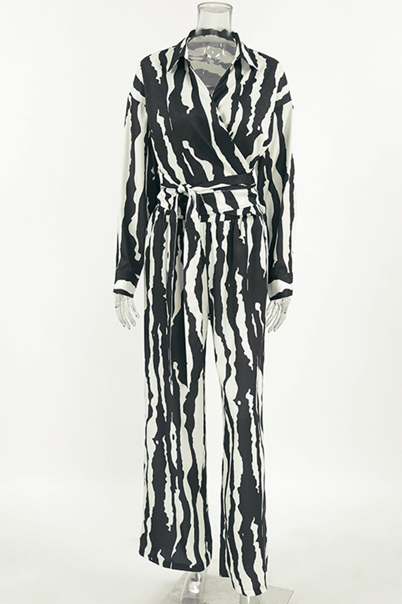 Effortlessly Elegant Garment with a Timeless Design