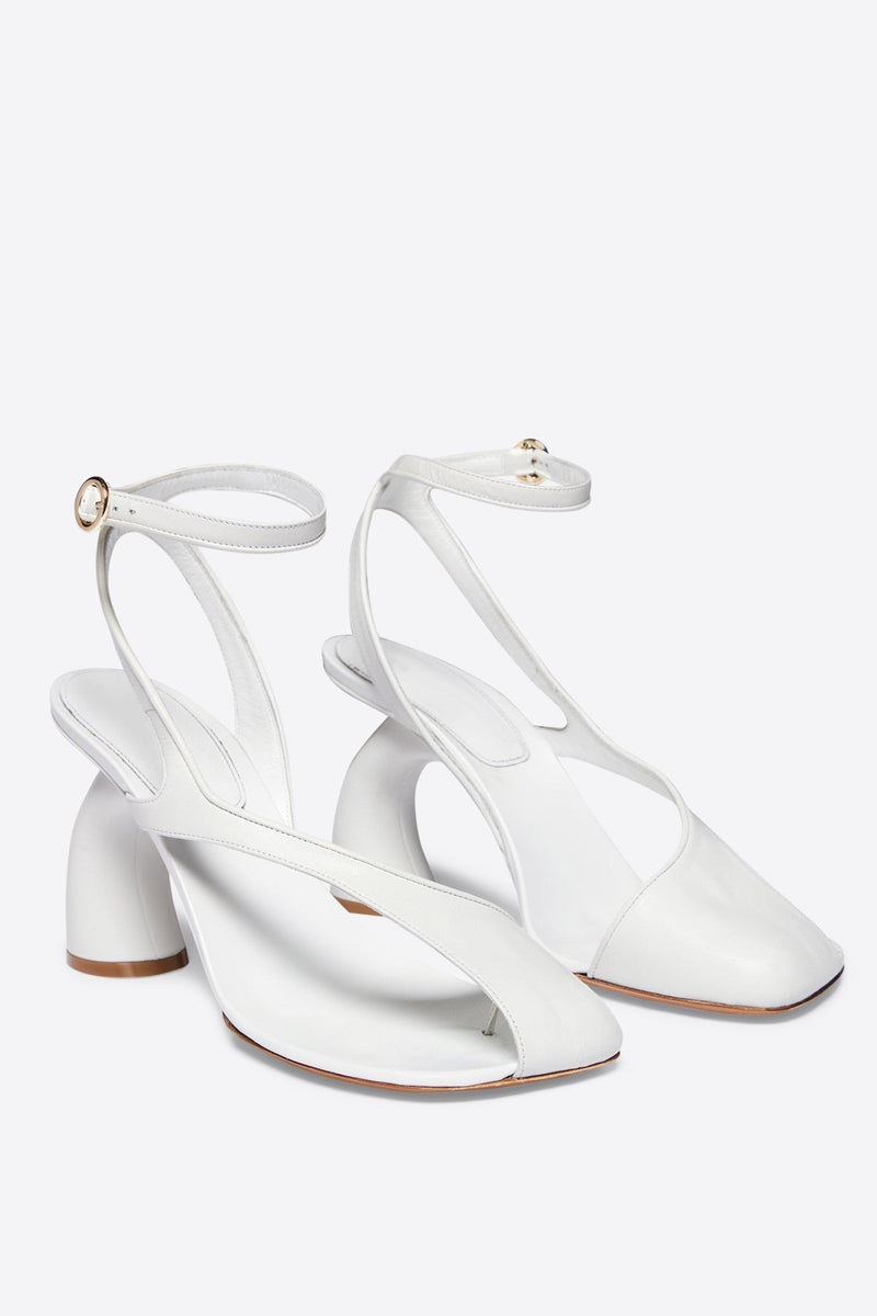 Classic Vintage Sandals with a Flattering Fit