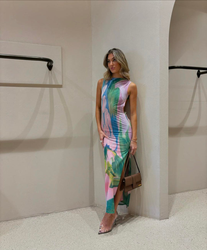 Sophisticated Dress with a Clean Classic Look