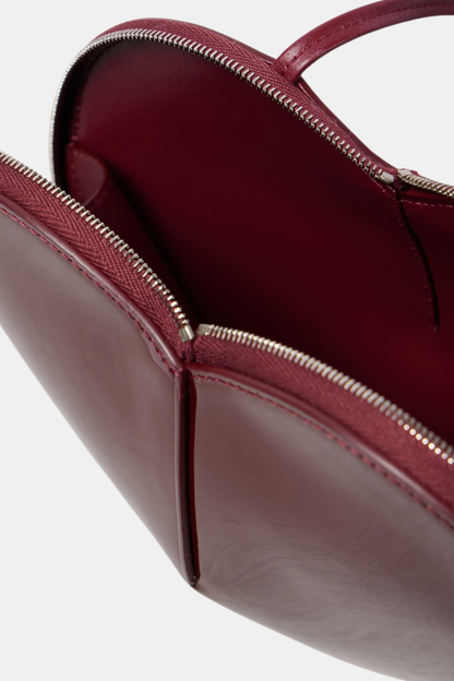 Effortlessly Elegant Bag with a Timeless Design